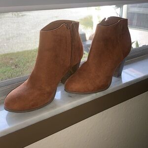 Old Navy heeled boots